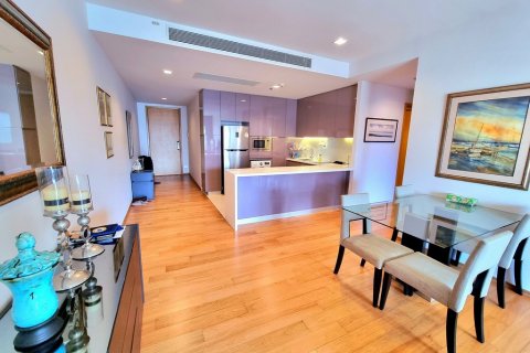 Кондоминиум с 2 спальнями в Бангкоке, Таиланд № 119138 - фото 1