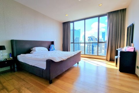 Кондоминиум с 2 спальнями в Бангкоке, Таиланд № 119138 - фото 11