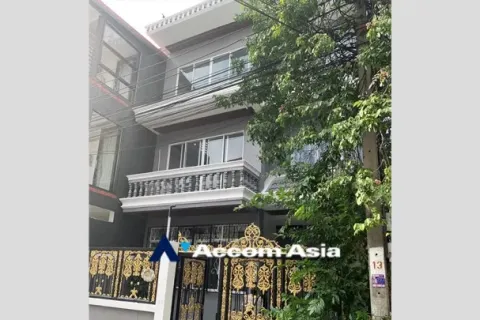 House in Khlong Toei, Bangkok, Thailand 5 bedrooms № 216999