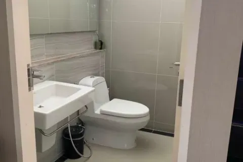 Haus in Samut Prakan, Thailand 4 Schlafzimmer № 217002 - Foto 13