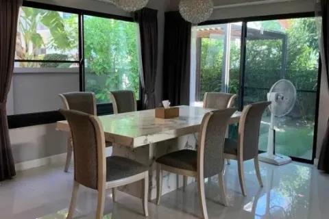 Haus in Samut Prakan, Thailand 4 Schlafzimmer № 217002 - Foto 4