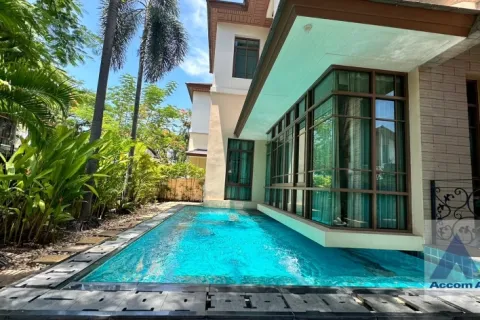 Casa de 4 dormitorios en Watthana, Bangkok, Tailandia № 214417