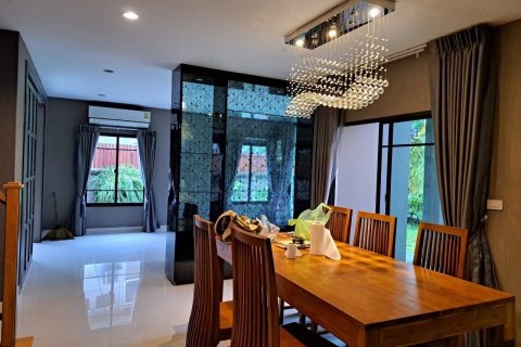 House in Kathu, Thailand 5 bedrooms № 156724 - photo 2