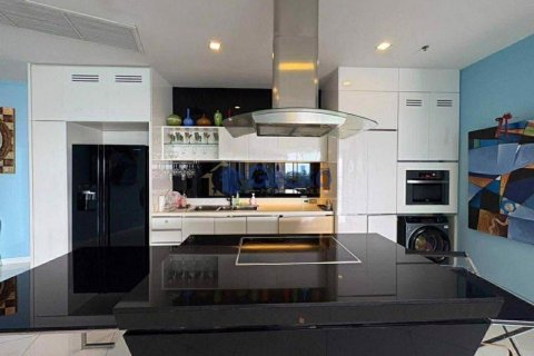 Condo in Pattaya, Thailand, 3 bedrooms  № 195825 - photo 4