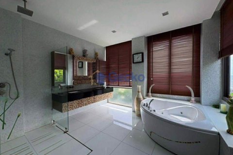 Condo in Pattaya, Thailand, 3 bedrooms  № 195825 - photo 15