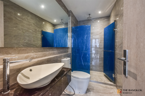 Condo in Bangkok, Thailand, 1 bedroom  № 184894 - photo 2
