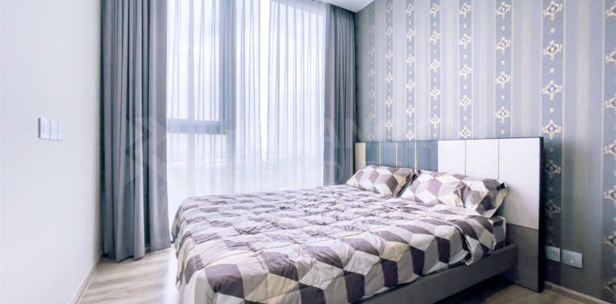 Condo in Bangkok, Thailand, 2 bedrooms  № 184898