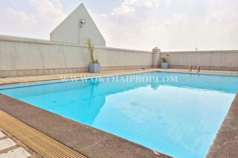 Кондоминиум с 2 спальнями в Нонтхабури, Таиланд № 161822 - фото 17