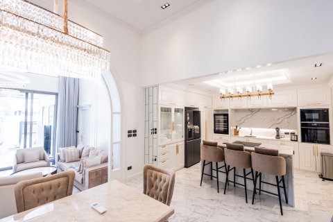 Villa in Phuket, Thailand 3 bedrooms № 161823 - photo 8