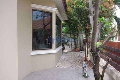 House in Pattaya, Thailand 3 bedrooms № 197168 - photo 17