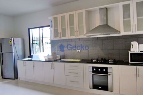 House in Pattaya, Thailand 3 bedrooms № 197168 - photo 6