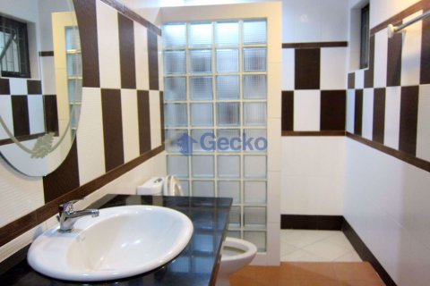 House in Pattaya, Thailand 3 bedrooms № 197168 - photo 5