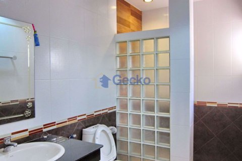 House in Pattaya, Thailand 3 bedrooms № 197168 - photo 19