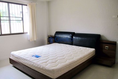 House in Pattaya, Thailand 3 bedrooms № 197168 - photo 3