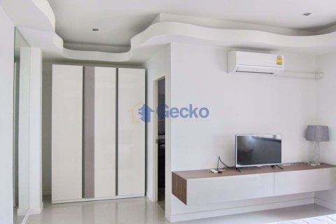 House in Pattaya, Thailand 3 bedrooms № 197168 - photo 15