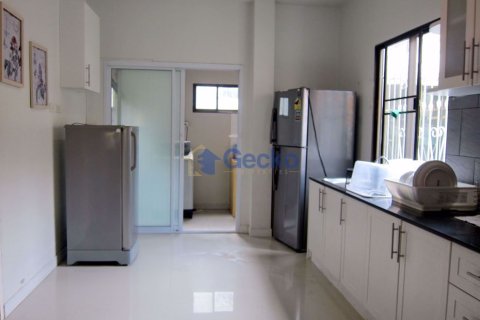 House in Pattaya, Thailand 3 bedrooms № 197168 - photo 9