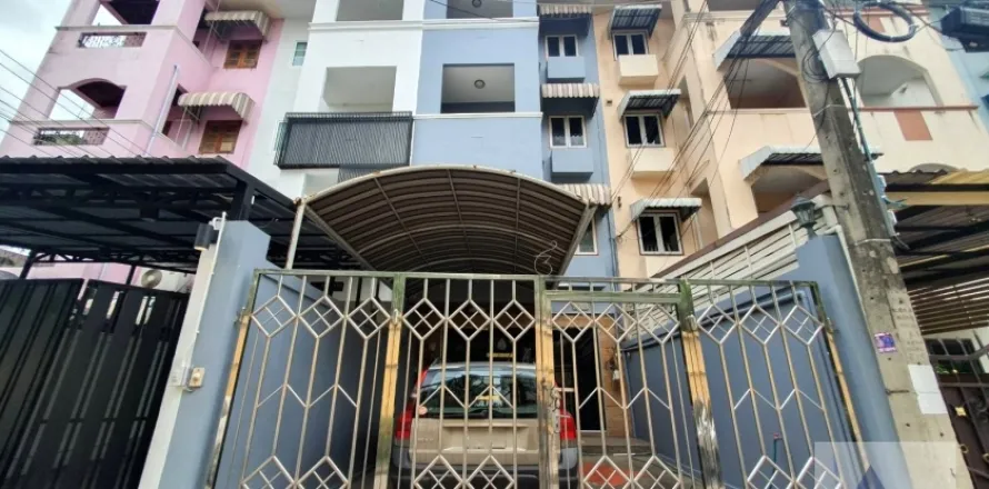 Reihenhaus in Watthana, Bangkok, Thailand 4 Schlafzimmer № 215348