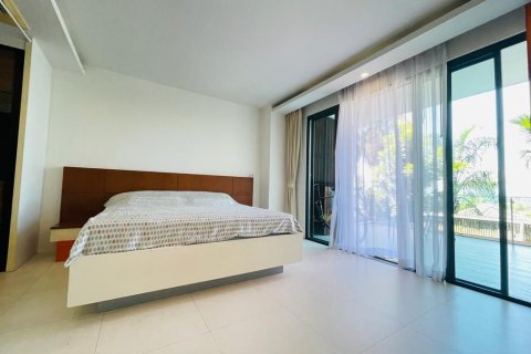 Condo in Phuket, Thailand, 2 bedrooms  № 173447 - photo 22