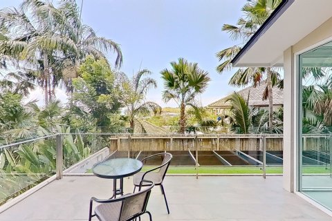 Condo in Phuket, Thailand, 2 bedrooms  № 173447 - photo 5