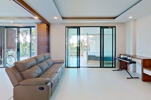Condo in Phuket, Thailand, 2 bedrooms  № 173447 - photo 2