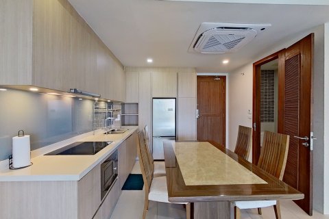 Condo in Phuket, Thailand, 2 bedrooms  № 173447 - photo 9