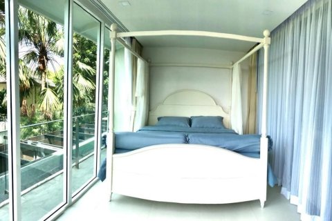 Condo in Phuket, Thailand, 2 bedrooms  № 173447 - photo 11