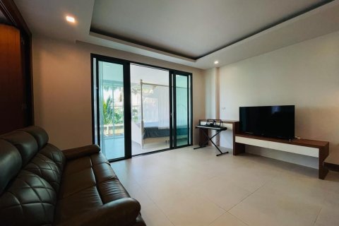 Condo in Phuket, Thailand, 2 bedrooms  № 173447 - photo 23
