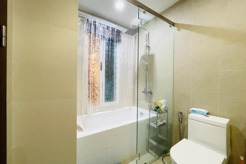 Condo in Phuket, Thailand, 2 bedrooms  № 173447 - photo 14