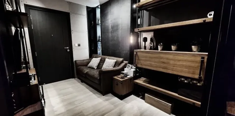 Studio dans le Condo à Pathum Wan, Bangkok, Thaïlande  № 173448