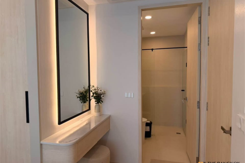Condo in Bangkok, Thailand, 3 bedrooms  № 234059