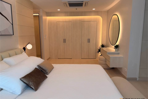 Condo in Bangkok, Thailand, 3 bedrooms № 234060 - photo 6