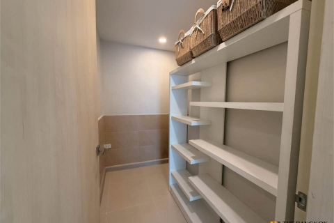 Condo in Bangkok, Thailand, 3 bedrooms № 234060 - photo 4