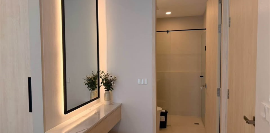 Condo in Bangkok, Thailand, 3 bedrooms № 234060