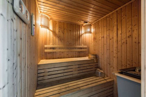 Condo in Bang Rak, Bangkok, Thailand, 2 bedrooms  № 133872 - photo 21