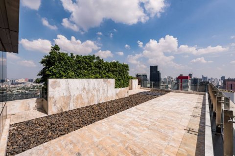 Condo in Bang Rak, Bangkok, Thailand, 2 bedrooms  № 133872 - photo 30