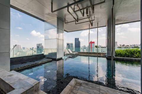 Condo in Bang Rak, Bangkok, Thailand, 2 bedrooms  № 133872 - photo 28