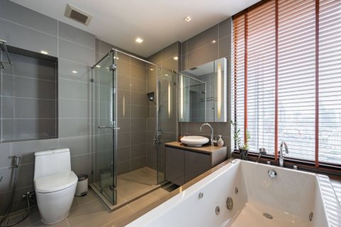 Condo in Bang Rak, Bangkok, Thailand, 2 bedrooms  № 133872 - photo 9