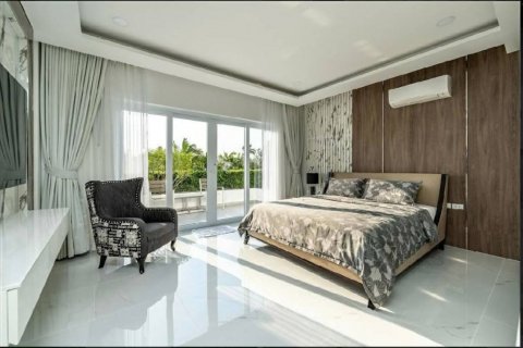 Вилла в Паттайе, Таиланд с 7 спальнями  № 133870 - фото 5