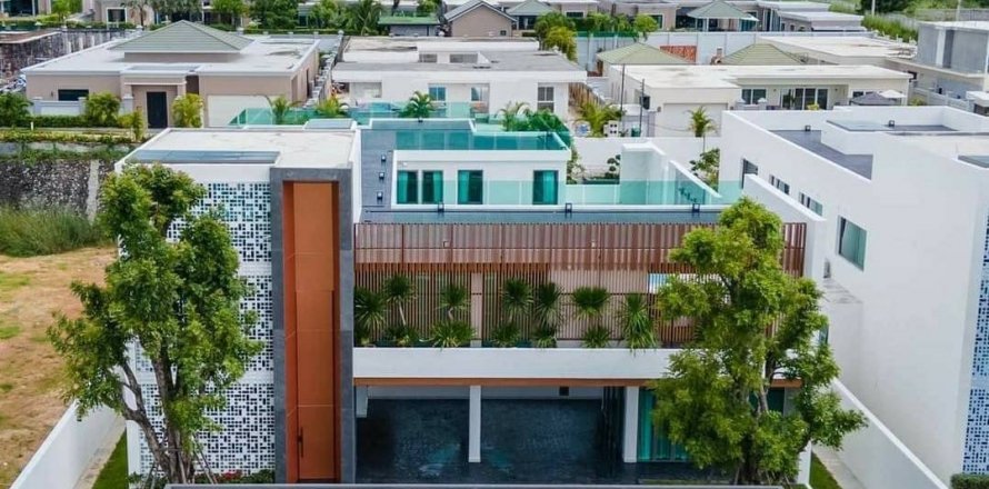 Villa in Pattaya, Thailand 7 bedrooms № 133871