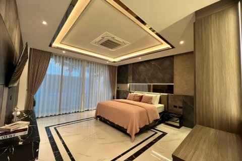 Villa in Pattaya, Thailand 7 bedrooms № 133871 - photo 8