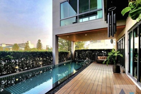 House in Watthana, Bangkok, Thailand 6 bedrooms № 216978