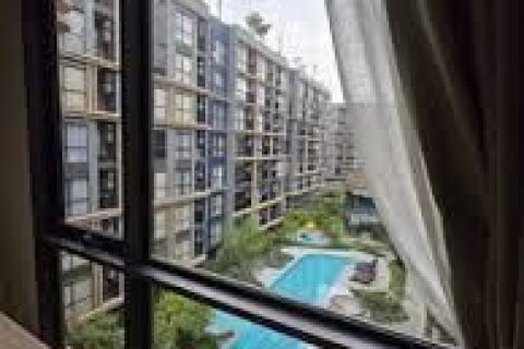 Студия в кондо в Накхонпатхоме, Таиланд № 154162 - фото 1