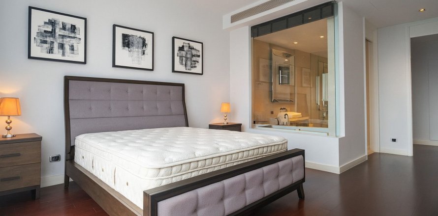 Condo in Watthana, Bangkok, Thailand, 2 bedrooms  № 155178