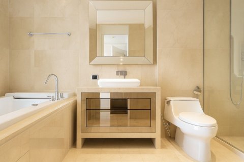 Condo in Watthana, Bangkok, Thailand, 2 bedrooms  № 155178 - photo 15