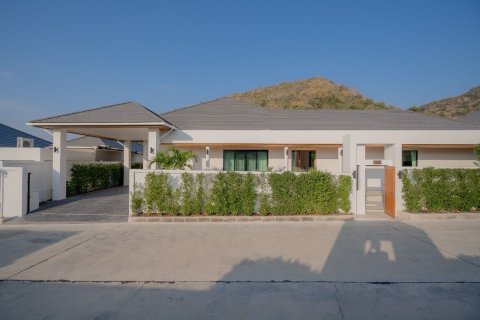 Villa in Hua Hin, Thailand 3 bedrooms № 163406 - photo 11