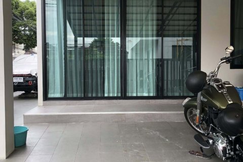 Таунхаус в Пхракханонге, Бангкок, Таиланд с 4 спальнями  № 163410 - фото 2