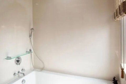 Condo à Khlong Toei, Bangkok, Thaïlande, 2 chambres № 163409 - photo 8