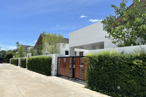 Villa in Phuket, Thailand 3 bedrooms № 163411 - photo 18