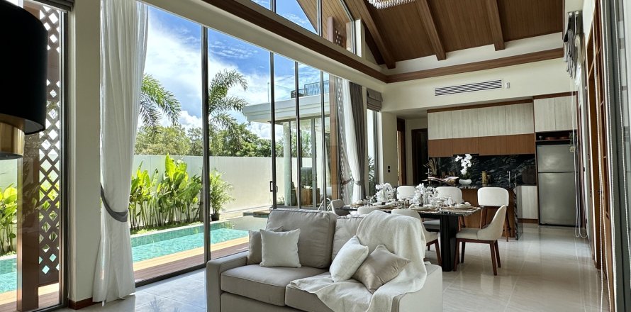 Villa in Phuket, Thailand 3 bedrooms № 163411