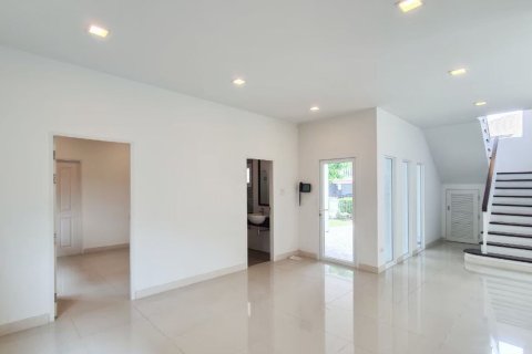 Дом в Тави Ваттане, Бангкок, Таиланд с 4 спальнями № 164238 - фото 2